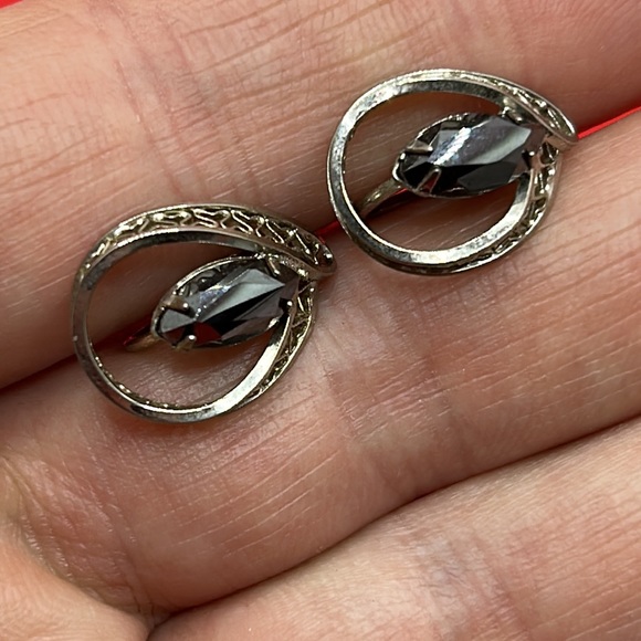 Titan Vintage Silver/Hematite (screw back) Earrings - Picture 2 of 11